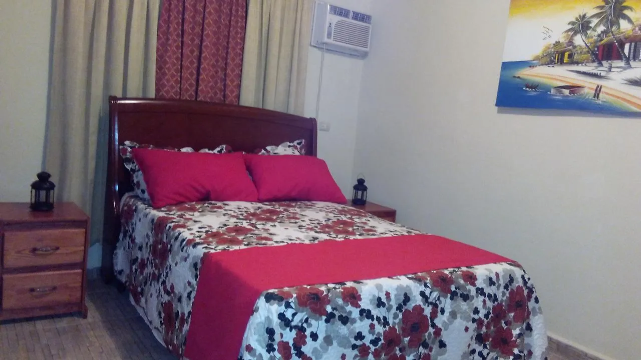 Hotel El Tronco Inc Boca Chica Bed and breakfast